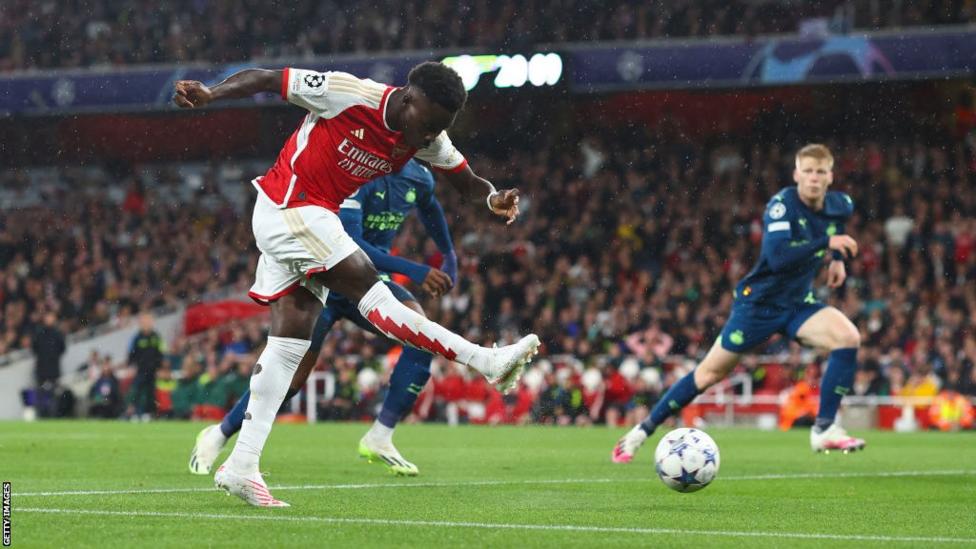 Arsenal cruise to 4-0 win over PSV on Champions League return