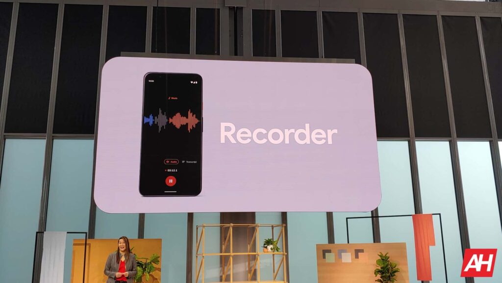 The Pixel Recorder now uses the cloud to expand its transcribing capabilities