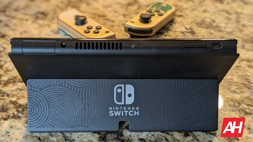 Featured image for Nintendo may switch to Samsung for OLED panels on its new console