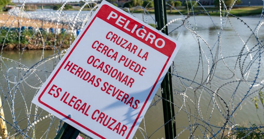 Texas Accused Of Blocking Agents From Saving Drowning Migrants
