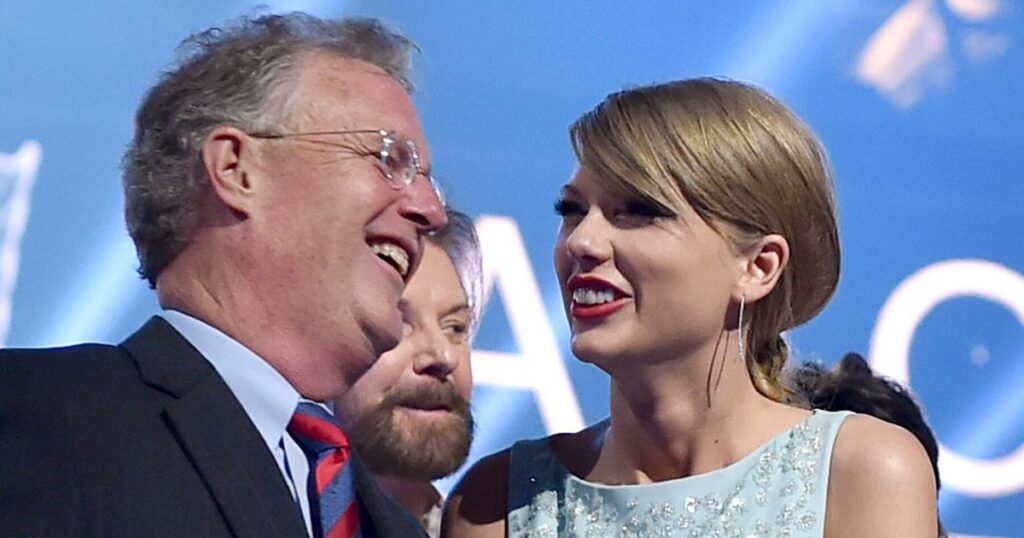 Taylor Swift's Dad Accused Of Assaulting Australian Photographer