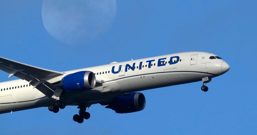 Broken Toilet Makes United Airlines Flight A Very Crappy Ride