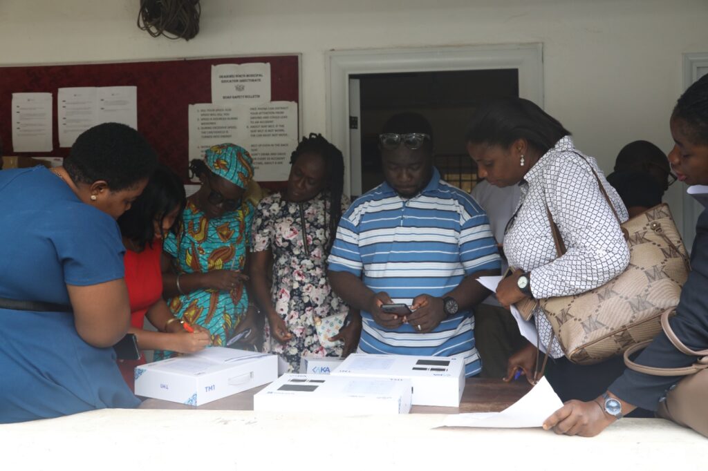 Teachers in Okaikwei North receive laptops – Citinewsroom – Comprehensive News in Ghana