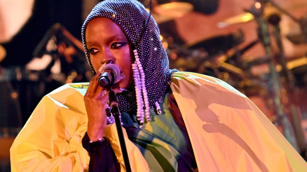 Ms. Lauryn Hill Performs at Her High School Reunion