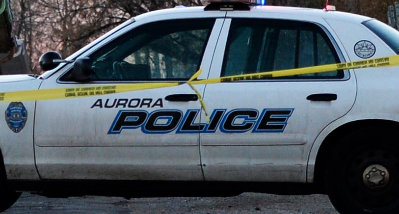 Man dies after fight outside south Aurora home