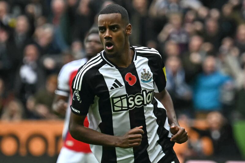 Burglar family jailed for striker Isak's home raid