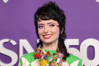 'SNL' Star Says This 'Crazy' Mixup With Show Icon Made Her Sob 'Hysterically'